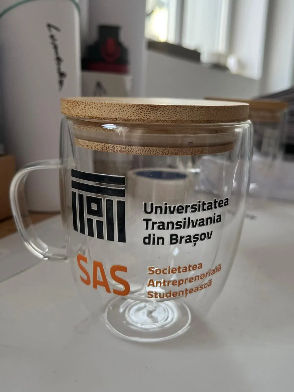 Cană personalizată Căni personalizate Produse promoționale Gamma Print Tipografia Gamma Print Brasov | Tipografia Gamma Print | Tipografie Brasov | Produse conferințe | Ambalaje